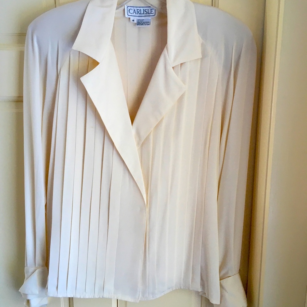 Carlisle 3 Piece off white “dress” with coordinating Carlisle leather belt